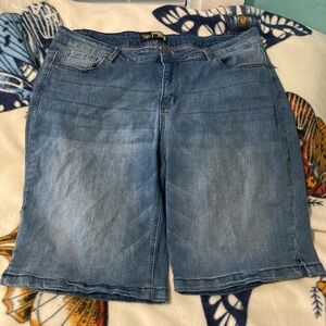 Suzanne Betro | Shorts